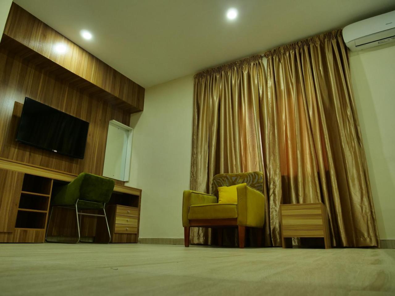 לגוס Alexia'S Place Hotel מראה חיצוני תמונה