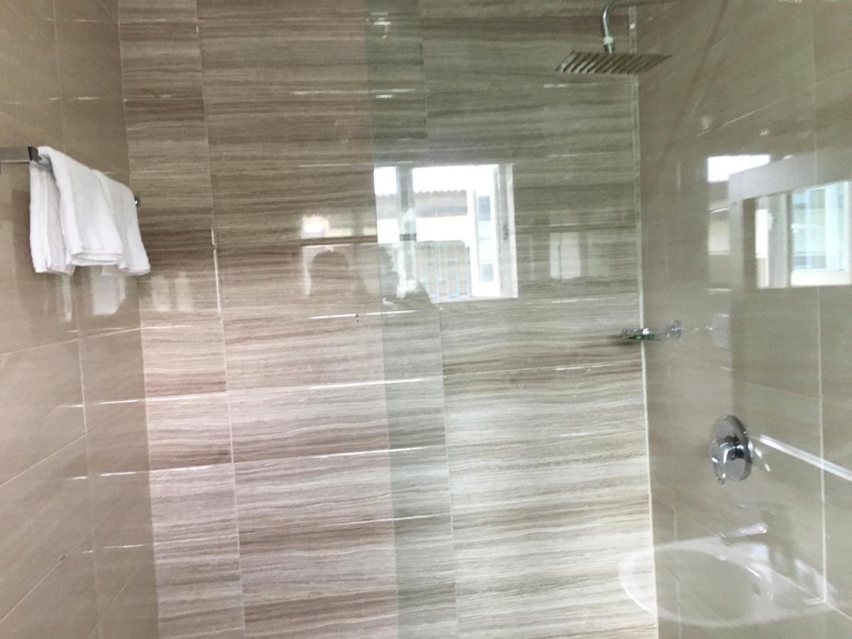 לגוס Alexia'S Place Hotel מראה חיצוני תמונה